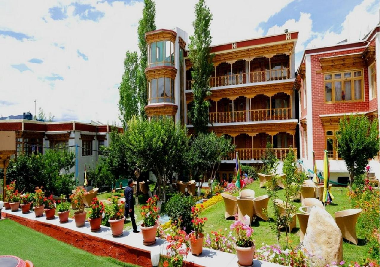 Hotel Royal Palace - Leh Exterior photo