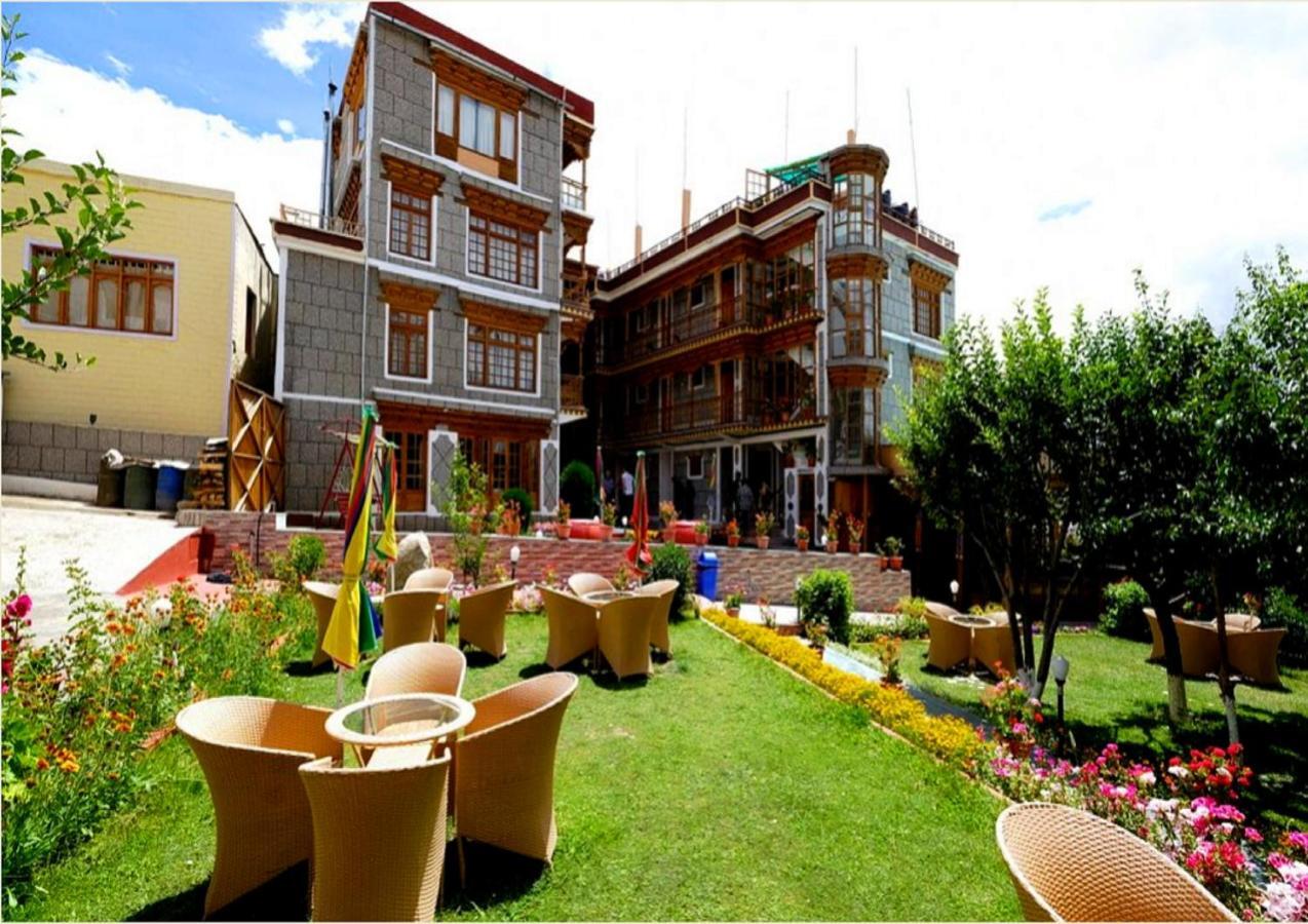 Hotel Royal Palace - Leh Exterior photo